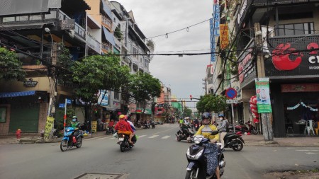 Nhà mặt tiền Bàu Cát I khu dân cư đông đúc đang kinh doanh dịch vụ giá bán 15,5 tỷ