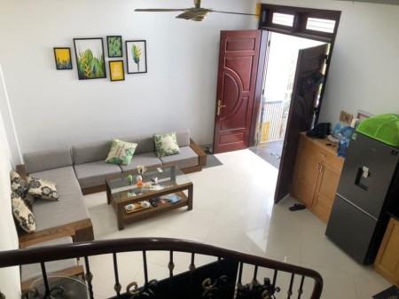 Cần bán gấp nhà Nguyễn Văn Cừ 42m2, Nhà đẹp, Ngõ thông, giá 3 tỷ 35