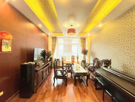 Hiếm nhà bán, nguyên căn diện tích 40m2 lô góc gần ô tô Quận Cầu Giấy giá bán nhỉnh 4 tỷ