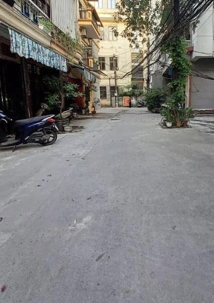 Nhà kinh doanh thuận tiện, thoáng trước và sau, oto dừng đỗ 24/24