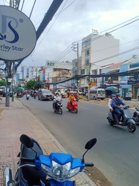 Nhà mặt tiền Cách Mạng Tháng 8 trung tâm thành phố Hồ Chí Minh giá bán đầu tư sinh lời