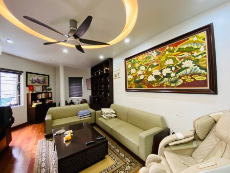Bán nhà mặt phố Chùa Bộc, bên lẻ, hàng hiếm, 65m2, 5T, vỉa hè 8m, 31 tỷ