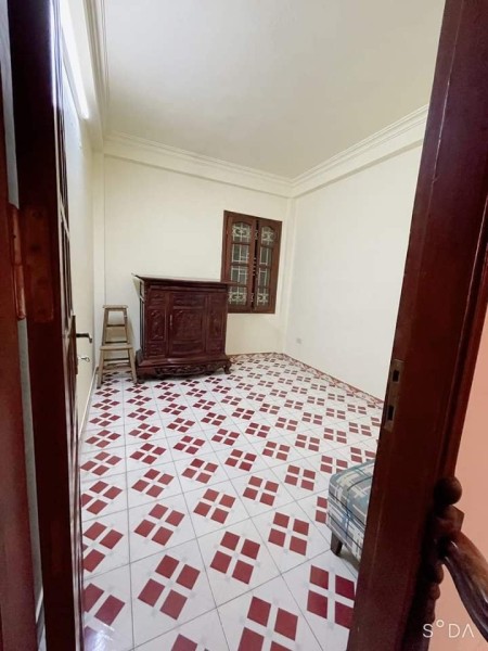 Cần bán gấp nhà Ba Đình, dtsd 30m2, nhỉnh 2.xx tỷ hộ khẩu Vip khu dân cư, mua bán sầm uất