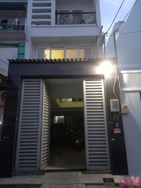 Nhà HXH thông Hậu Giang Quận 6, 74m2 3PN vị trí đẹp, ở ngay chủ gấp bán chỉ 6.3 tỷ TL
