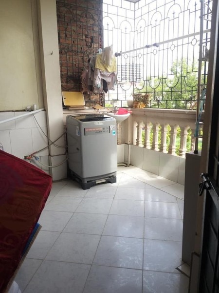 Cần bán nhà Nguyễn Khang, 4 tầng, tổng sàn 130m3, giá chỉ hơn 4 tỷ