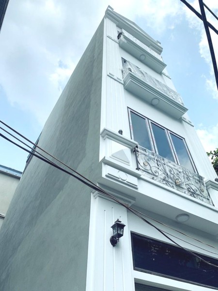 Ngõ 10 Võng Thị bán nhà gần ô tô sát hồ Tây diện tích 42m2 lô góc giá bán chỉ 3.8 tỷ
