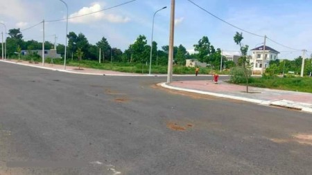 Chính chủ cần bán gấp đất diện tích 120m2 (6x20), thổ cư 100m2 sổ hồng riêng, giá chỉ 14 triệu/m2
