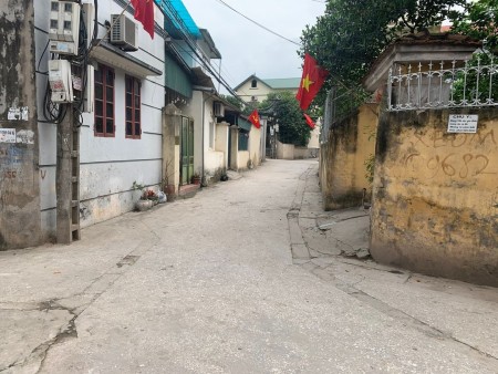 Cần bán lô đất tại thôn Ngọc Động, xã Đa Tốn, huyện Gia Lâm giá bán 33 triệu/m2, khu dân cư