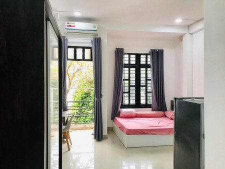 Phòng trọ cao cấp full nội thất diện tích 35m2 có ban công sát Cộng Hòa, Quận Tân Bình