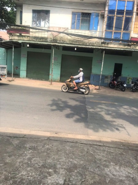 Cho thuê MBKD nguyên căn 2 mặt tiền 150m2 quận Tân Phú