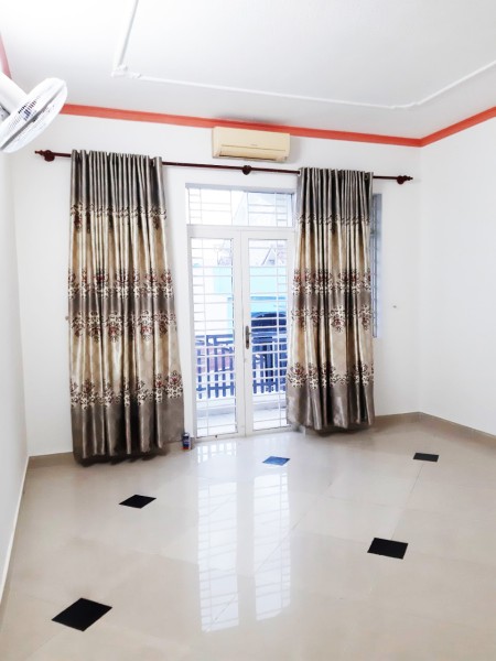 Bán nhà 2 lầu hẻm xe hơi cách đường Phú Thuận 7m, phường Phú Thuận, Quận 7
