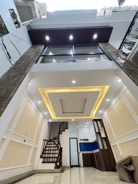 Duy nhất phố Trần Cung, Cầu Giấy nhà 5 tầng, 40 m2 lô góc 3 mặt thoáng vị trí tiềm năng giá 3,8 tỷ
