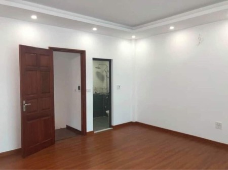 Bán nhà Xuân La, gần viện Tim Hà Nội, diện tích sử dụng 32m2, giá bán 4 tỷ pháp lý chuẩn