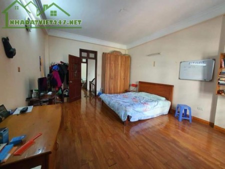 Bán nhanh nhà Ngọc Thụy lô góc phân lô quân đội ô tô đỗ cửa diện tích 60m2, mt 4m, giá bán 4.6 tỷ