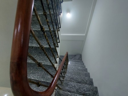 Bán nhà Thịnh Hào diện tích sử dụn 42m2 đúc 5 Tầng, vào ở luôn, giá bán 5.45 Tỷ