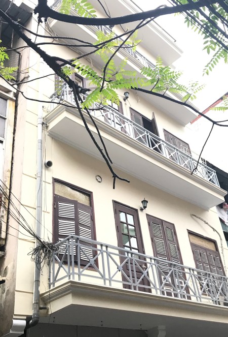 Cho thuê nhà đất 4 tầng trong ngõ phố Trần Quý Cáp có sẵn tiện ích vào ở ngay