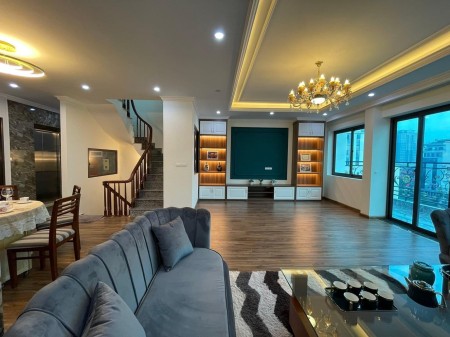 Bán nhà nguyên căn Thành Thái Quận Cầu Giấy, nhìn ra Công viên, 150m2x7 tầng, nhỉnh 50 tỷ