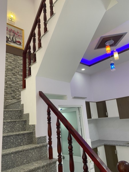 Cần thanh lý gấp nhà phố giá siêu mềm chỉ với 630 Triệu công chứng sang tên trong ngày
