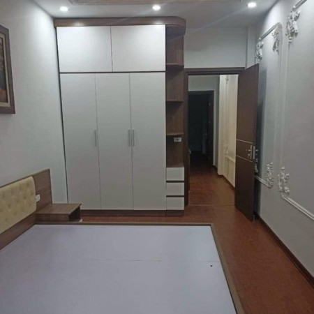 Bán nhà nguyên căn phân lô ô tô đỗ cửa, tiện kinh doanh, giá tốt đầu tư, sổ chính chủ