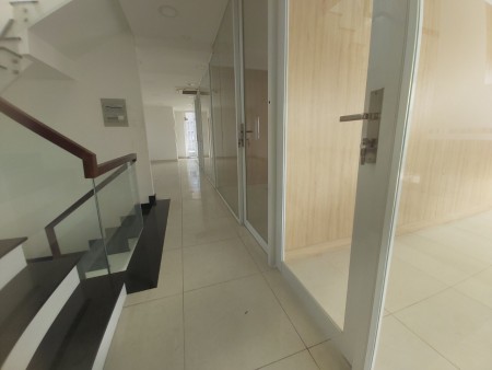 Cho thuê nhà nguyên căn 1 trệt 3 lầu góc đường Mai chí Thọ - Đồng Văn Cống