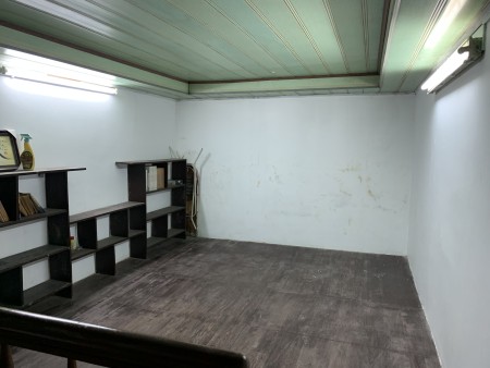Cho thuê nhà nguyên căn, 62m2, 2PN, 1PK, 1 bếp, 1 WC, có sân để xe máy, khu vực rất an ninh