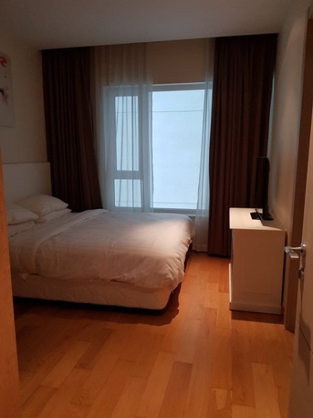 Bán căn 2PN - 83m2 Đảo Kim Cương - view hồ bơi giá cực tốt 5.8 tỷ bao hết, nội thất cao cấp