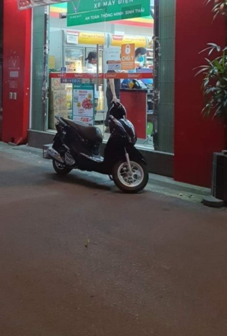 View hồ cách mặt phố 20m ô tô tránh hiện tại Vinmart đang cho thuê kinh doanh đỉnh