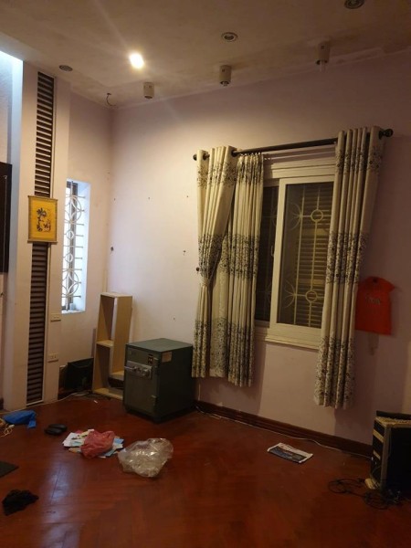 Cần bán nhà phố Tôn Thất Tùng diện tích 90m2 x mt 5.5m x giá 13 tỷ.