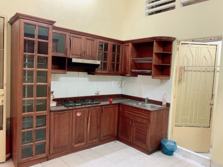 Cho thuê nhà nguyên căn, chợ thuốc Quận 10 khu dân cư đông đúc, giá 19 triệu/tháng