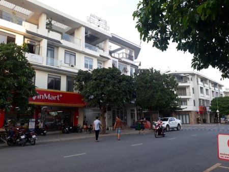 Bán nhà mặt tiền 1 trệt 3 lầu Him Lam Phú Đông, đang cho thuê 30 triệu/tháng, khu dân cư