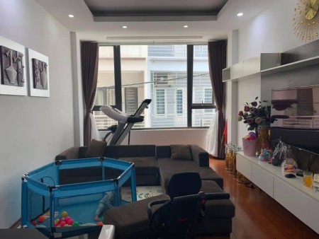 Bán nhà Ngọc Thụy sổ phân lô, khu dân trí cao, ô tô 7 chỗ vào nhà diện tích 36m2, giá 4,3 tỷ