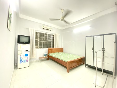 Phòng tiện nghi, nhà vệ sinh riêng, thẻ từ, free xe+nước, giảm 50% khu an ninh yên tĩnh