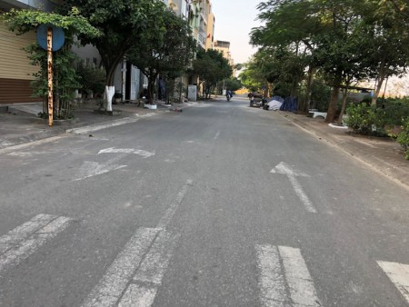 Cần bán nhà đất diện tích sử dụng 221m2 khu 31ha Trâu Quỳ, Gia Lâm giá bán 25 tỷ