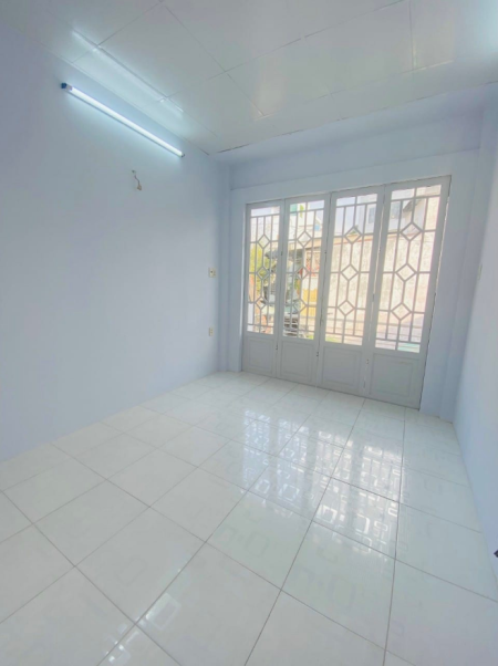 Bán Nhà Quận 9 vừa tầm tiền cho gia đình trẻ bàn giao công chứng ngay, sổ chính chủ