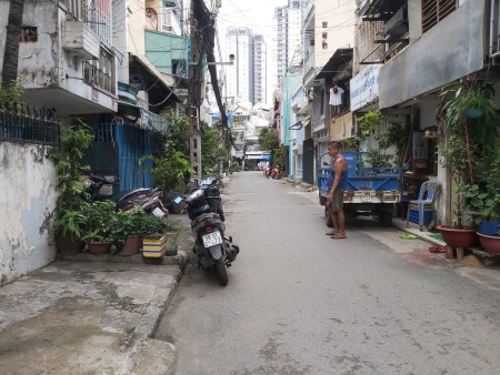 Chính chủ cho thuê nhà nguyên căn hẻm xe hơi đường Thành Thái Quận 10 giá tốt thị trường
