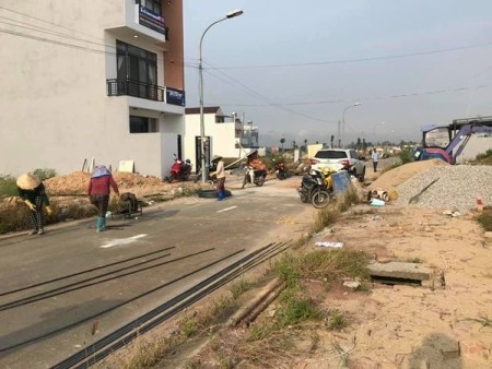 Bán đât trung tâm thành phố Quãng Ngãi giá tốt tiện đầu tư, pháp lý đầy đủ, bàn giao ngay