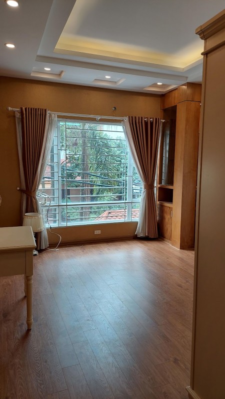 Bán nhà Văn Cao dt 105m2, mặt tiền 6m, 2 làn ô tô trước nhà, 13 tỷ 9 có thương lượng