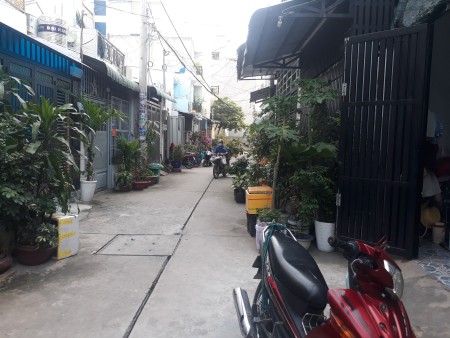 Bán nhà trên đường Nguyễn Thị Đặng, Quận 12 khu dân cư đông đúc, hàng xóm văn minh