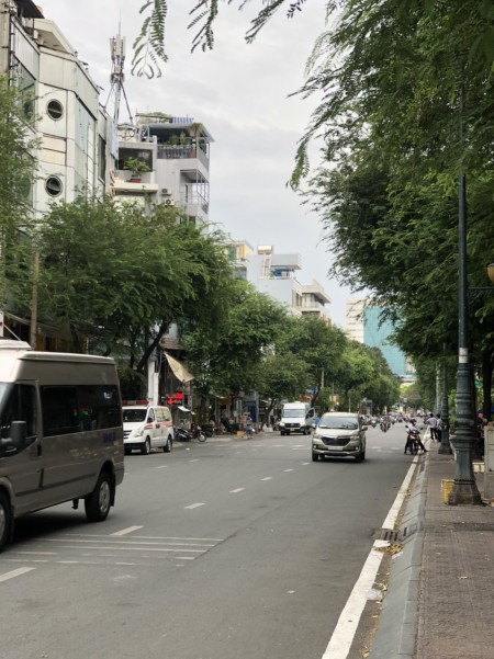 Bán nhà nguyên căn mặt tiền đường Trương Định, Quận 3, diện tích 50m2, giá bán 23.9 tỷ
