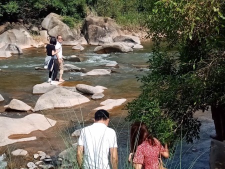 KẸT TIỀN CẦN BÁN GẤP LÔ ĐẤT 3000M TRONG ĐÓ CÓ 400M ĐẤT THỔ CƯ - MADAGUI - LÂM ĐỒNG