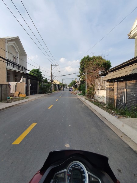 Nhà mặt tiền rộng giá rẻ Thạnh Xuân 31, giá bán 3.6 tỷ, đường lớn, giá tốt tiện ích đầy đủ