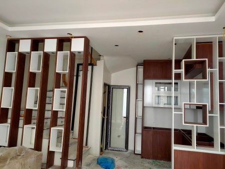 Bán nhà đẹp Giáp Bát thoáng mát ô tô đỗ cổng, diện tích 31m2, 5 tầng, giá bán 3.75 tỷ, lhcc