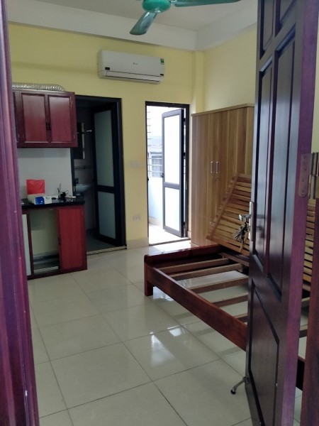Phòng trọ mới xây có thang máy, ban công thoáng mát khu dân cư đông đúc, giờ tự do