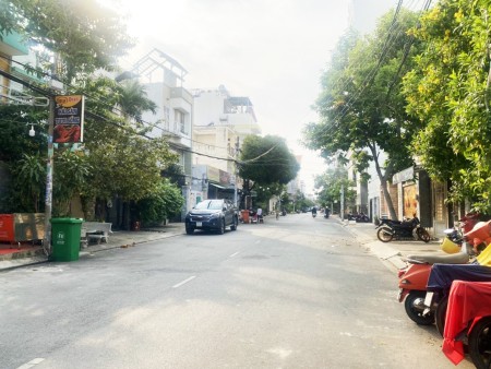 Bán nhà 3 lầu mặt tiền đường số 1 phường Tân Kiểng, Quận 7 giá 10.8 tỷ thương lượng
