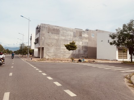 Bán đất nền mặt tiền phường Đô Vinh Ninh Thuận giá 375 triệu nằm trong khu dân cư đông