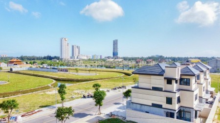 CC bán gấp lô đất cạnh sông cổ cò, sau lưng dãy biệt thự giá cực tốt, liên hệ 0704010497