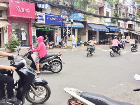 Chính chủ cho thuê mặt tiền Quận 10, ngã ba đông dân sầm uất giảm giá, vào sử dụng được ngay