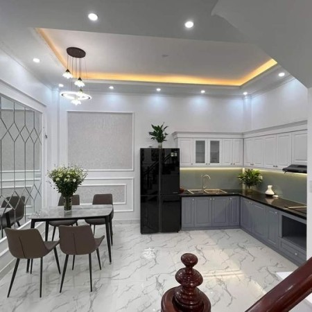 Bán nhà nguyên căn ở Trương Định siêu đẹp, dtsd 42m2, 4 tầng mt 6m, giá bán 4.95 tỷ