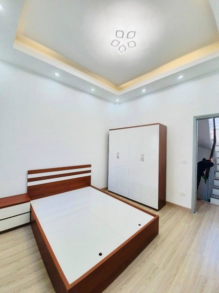 Bán nhà đẹp long lanh, xem là chốt ngay, khu vực đông dân cư, đúc 4 tầng thông thoáng