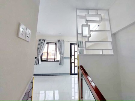 Bán nhà mới 3 lầu gần mặt tiền đường Hưng Phú Phường 9 Quận 8 ngân hàng hỗ trợ vay